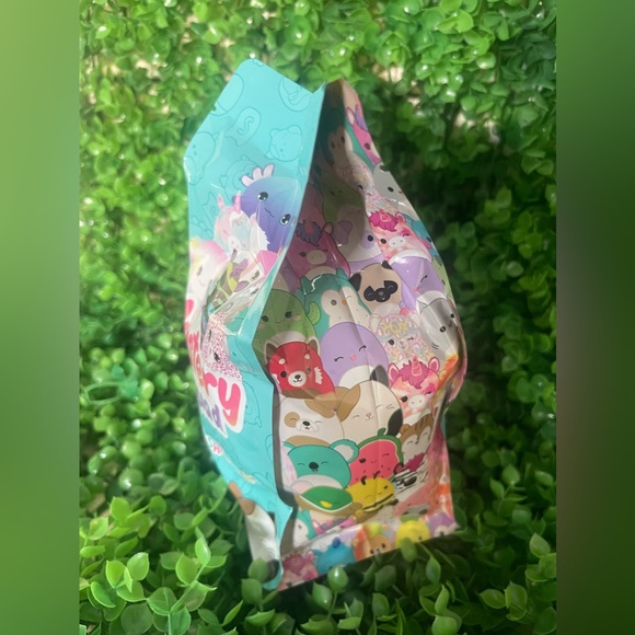 NEW Squishmallows Mystery Squad Bag - Picture 4 of 5